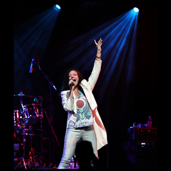 Meet your Posher, Elaine - Picture 10 of 13